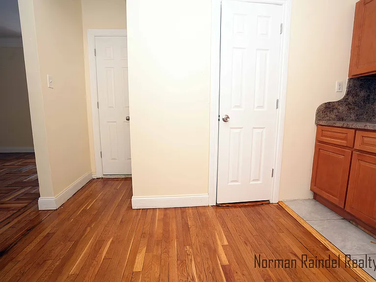 1673 E 18th St #F9 — Photo 12
