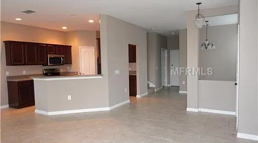3 bed, 1200 sqft, $2,250 — Photo 2