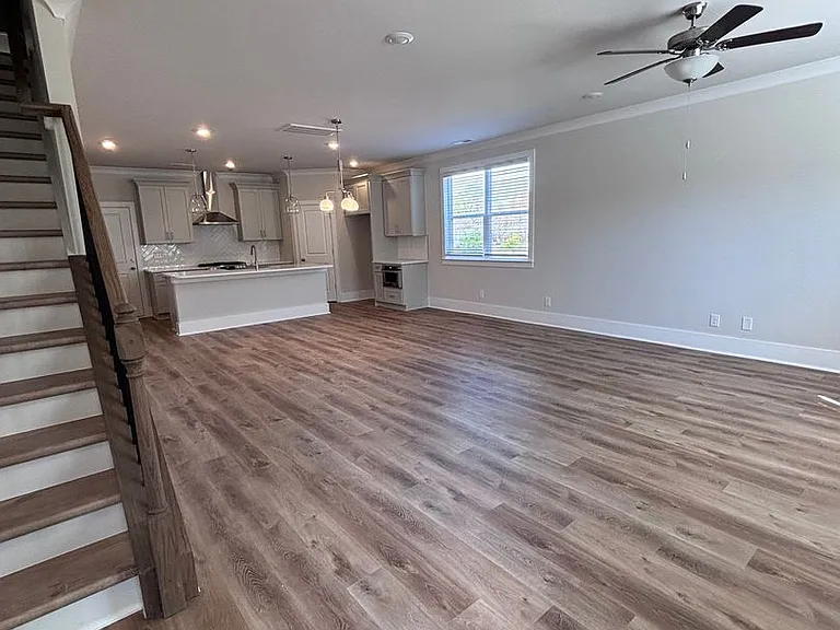 4630 Dogwood Pl — Photo 2