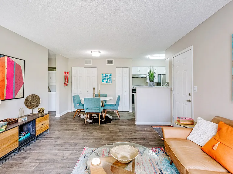 Sloan's Lake Apartments — Photo 4