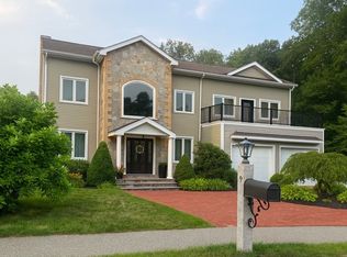 8 Wild Turkey Ln, Whitman, MA 02382