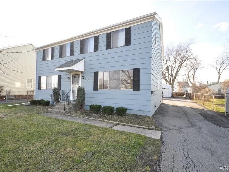 512 Cayuga Rd — Photo 2