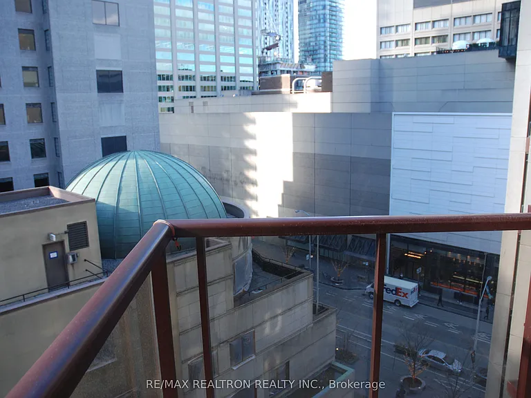 85 Bloor St E #913 — Photo 14