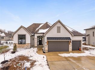 9264 Barth St, Lenexa, KS 66227