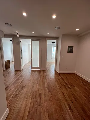 Rented by Nooklyn NYC LLC | media 27