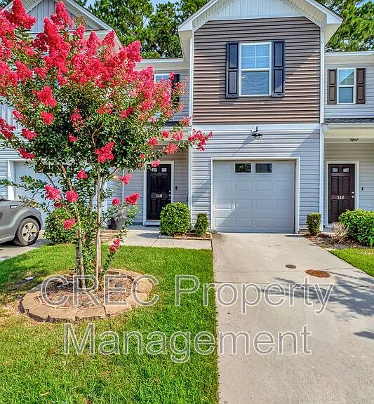 140 Buchanan Cir — Photo 1