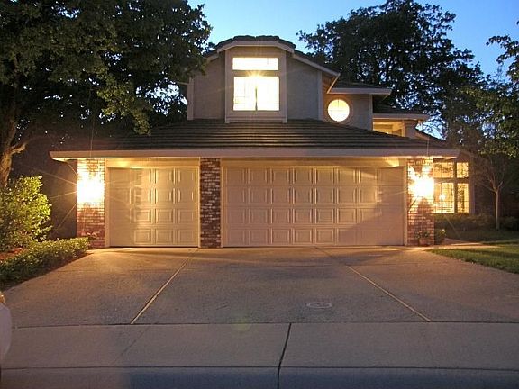3rd image of 109 Eveland Ct