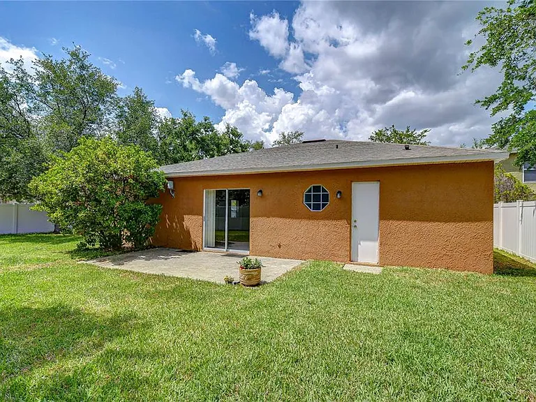 18303 Elmhurst Ln — Photo 37