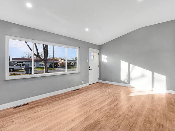 4th image of 1525 Stanley Blvd