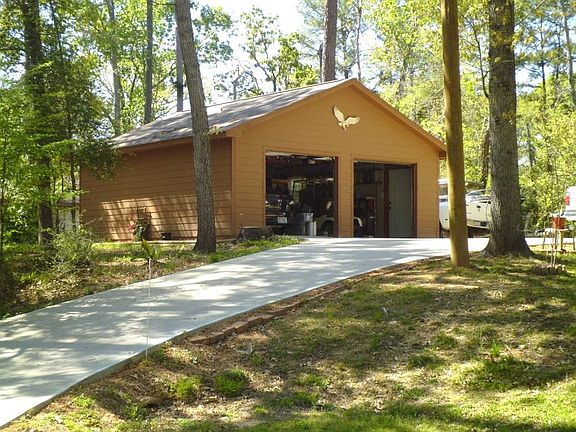 Oversized 2 car garage