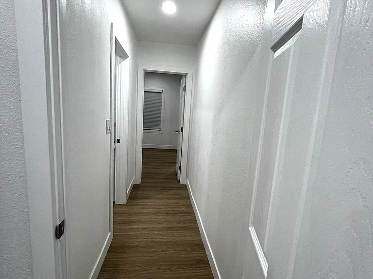 133 E Valencia Dr #B — Photo 4