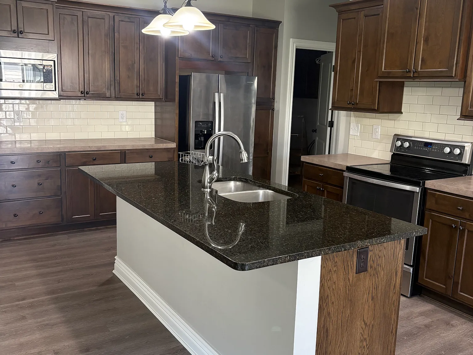4 bed, 2401 sqft, $2,695 — Photo 4