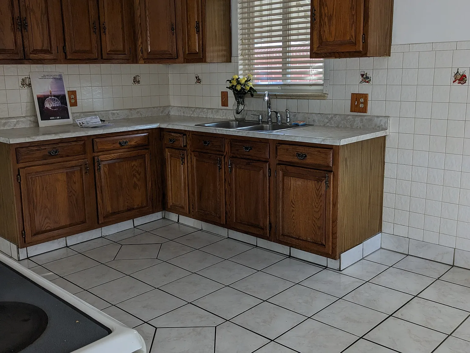3 bed, 1.5 bath, 2200 sqft, $2,500 — Photo 3