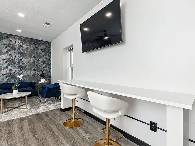 TOWNHOMES AT BLENDON — Photo 16