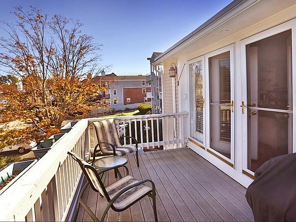 5th image of 158 Merrimac St APT 7