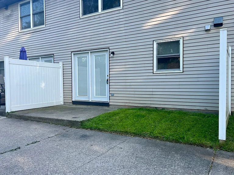 523 Cedar St NE #523 — Photo 2