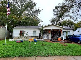 881 Edgewood Dr, Mooresville, IN