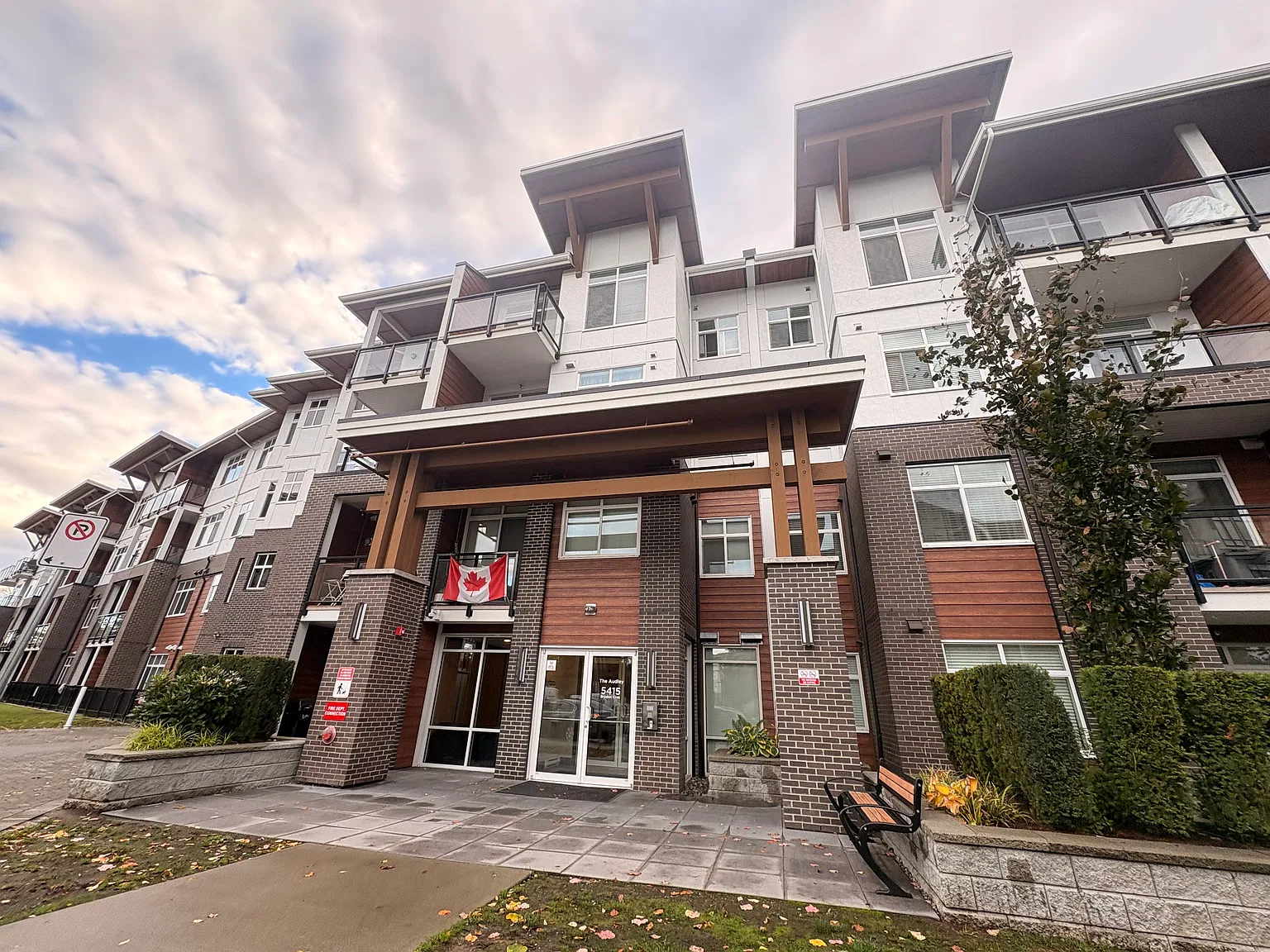 2 bed, 754 sqft, $2,075 — Photo 1