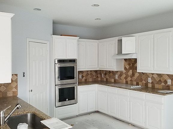4th image of 2013 Hillshire Dr