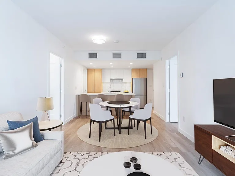 2100 Bellevue Ave — Photo 58