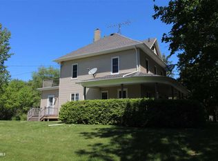 4 S Heitter Rd, Freeport, IL 61032