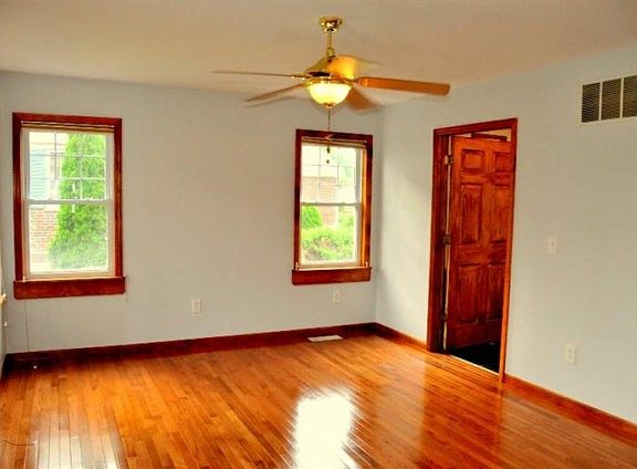 3rd image of 544 Cooper Ave