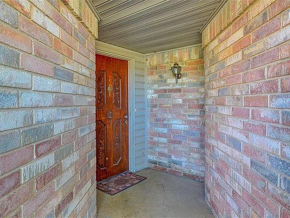 5th image of 1613 Northcrest Dr