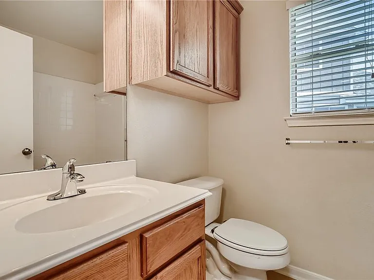 102 Osage Ct — Photo 22