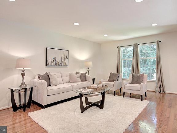5th image of 4507 Herend Pl