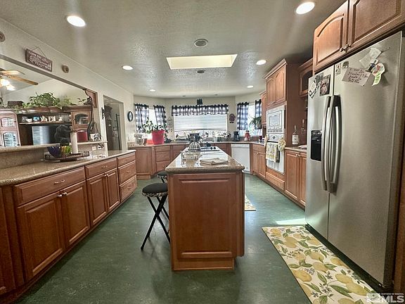 3rd image of 1359 Northampton Cir
