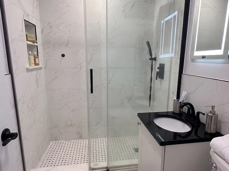 400 E 9th St #4D — Photo 3