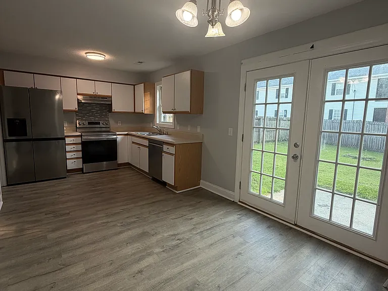 920 Heath St #MAIN — Photo 7