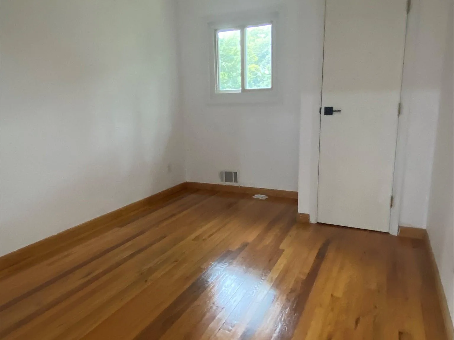 4 bed, 2.0 bath, 1750 sqft, $4,500 — Photo 4