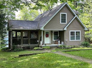 3004 Ridgewood Dr, Hagaman, NY 12086
