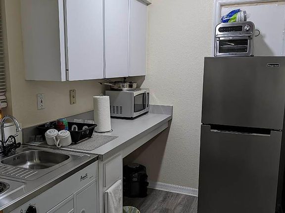 5th image of 12123 Genoa St #2