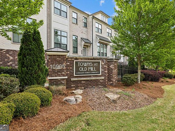 2nd image of 140 Fair View Cir