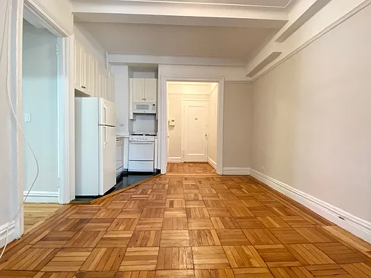 Rented by Metropolitan Equities | media 20