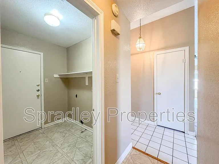 4612 Stone Pointe Dr — Photo 12