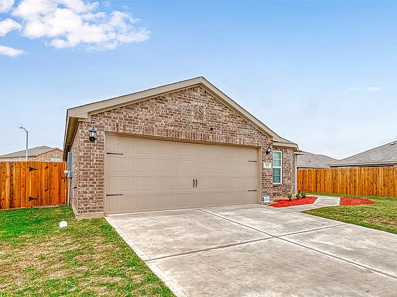 4th image of 305 Eastwood Flats Dr