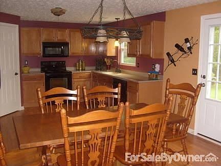 Kitchen/Dining Room : view from the Great Room