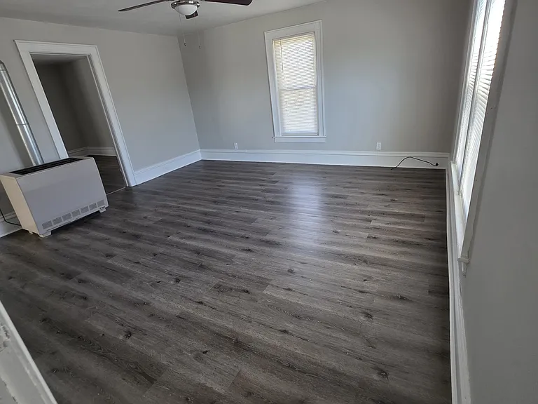 28 W James St — Photo 11
