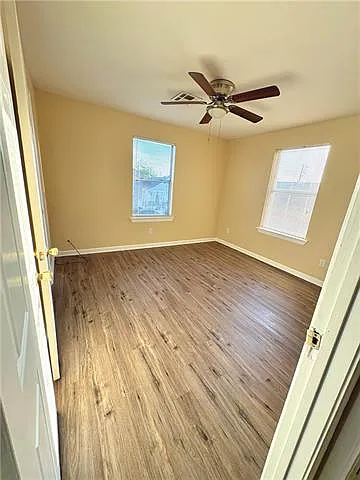 2133 Franklin Ave — Photo 2