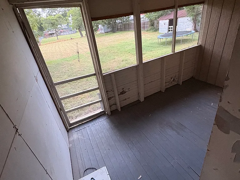 524 S Meyer St — Photo 8