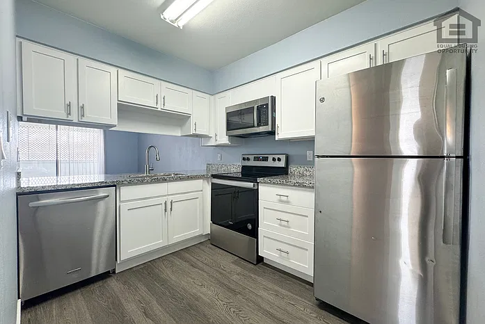 2 bed, 1.0 bath, 977 sqft, $1,499 — Photo 1