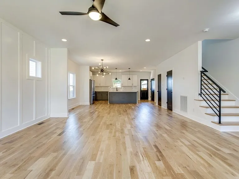 2413B Booker St — Photo 3