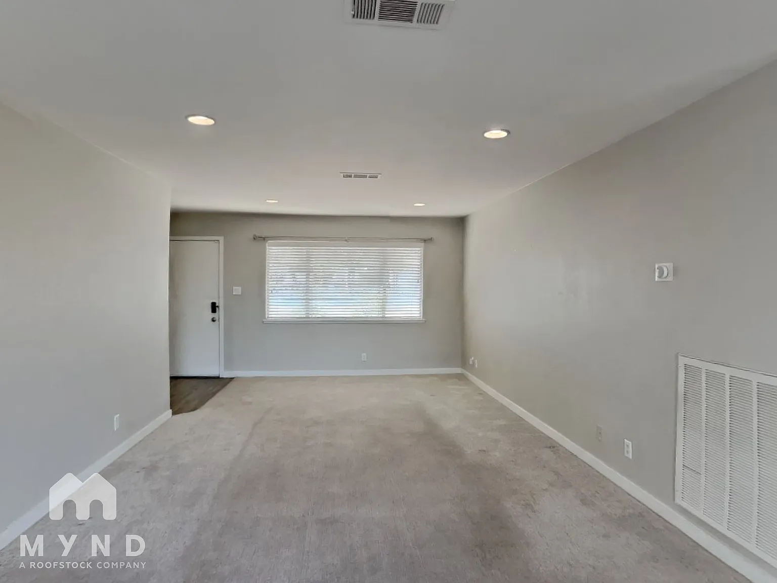 4 bed, 2.0 bath, 1519 sqft, $2,015 — Photo 3