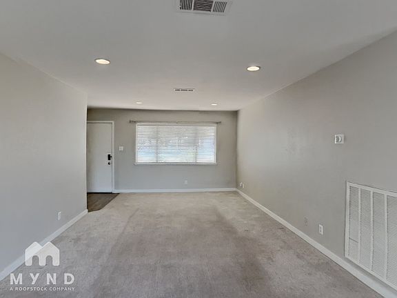 3rd image of 1013 James Lovell St