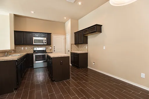 Beautiful 3 Bedroom Duplex Located In Waco, Texas! — Photo 4