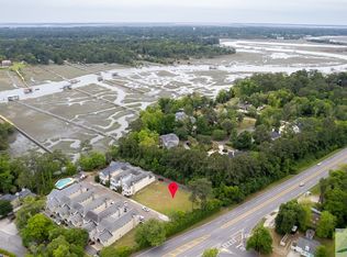 2 Turnbull Ln, Savannah, GA 31410