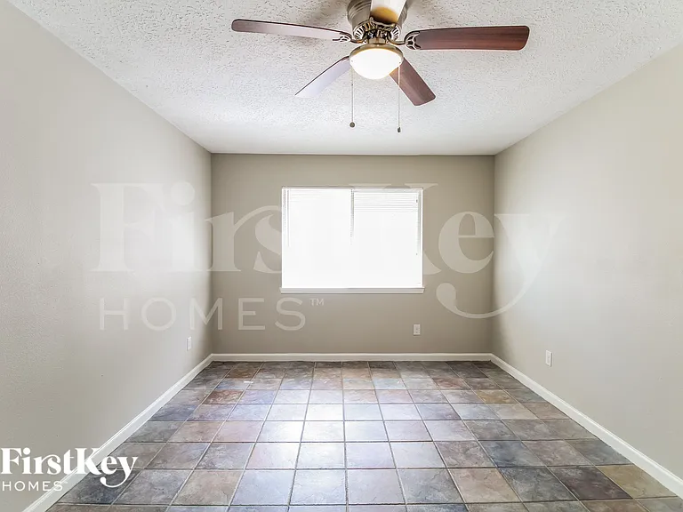 4427 Ravine Dr — Photo 9
